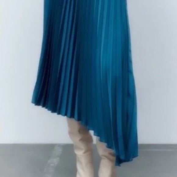 Zara pleated asymmetric skirt size M - Picture 6 of 6